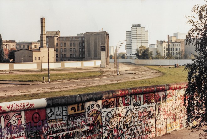 Oct 1987 The Wall and East Berlin