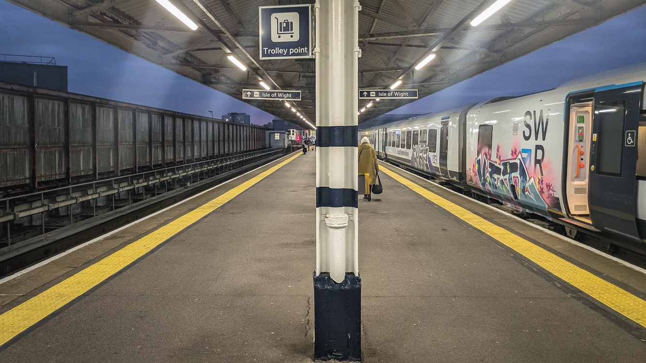 PXL_20241115_164000394